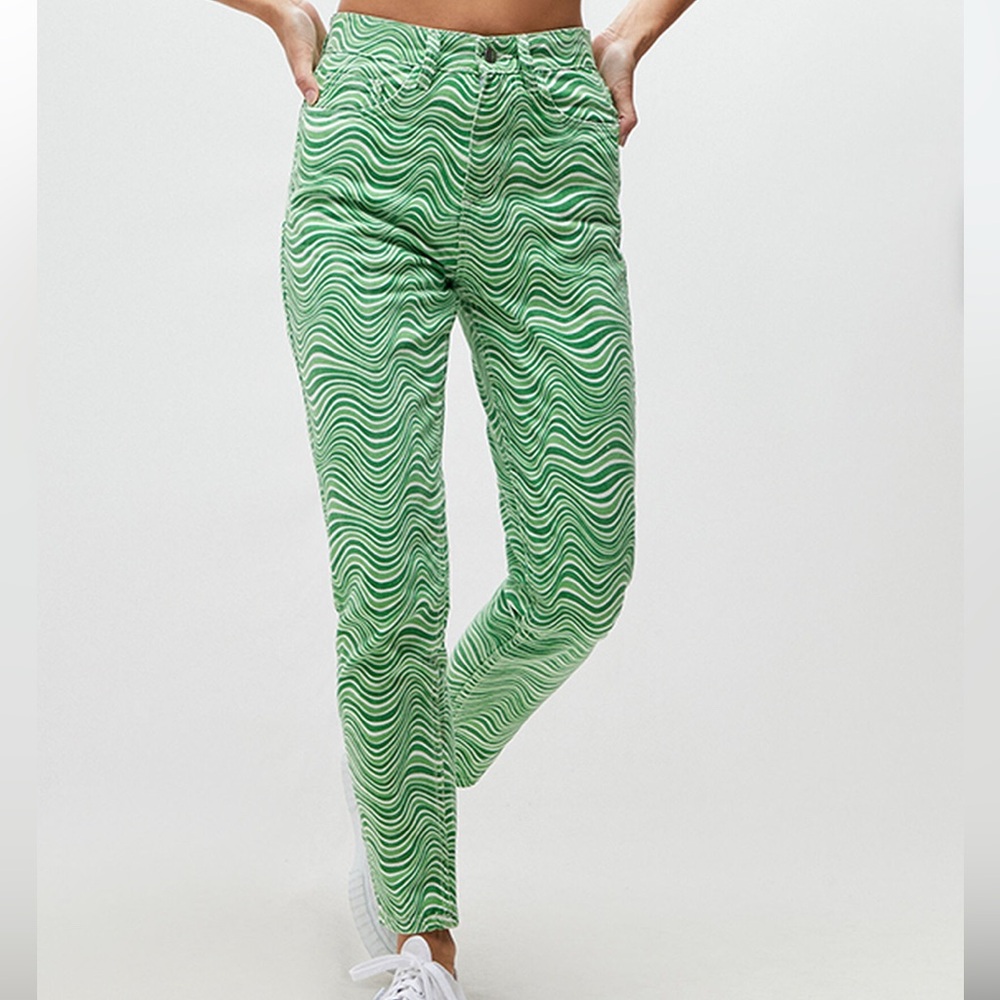 Daisy Street Daisy Street Green Wavy Mom Jeans Vibrant Green and White